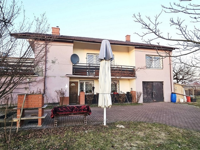 Dom Sprzedaż Błędów 16